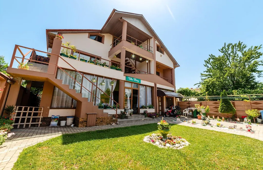 Camere de inchiriat VILA FLORY-1